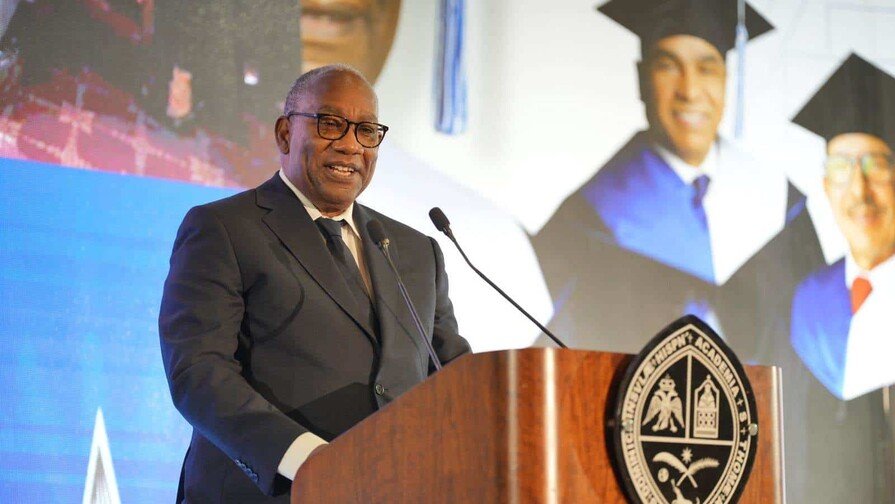 Rector de la UASD anuncia su retiro durante graduación de 1,768 profesionales en la región norte